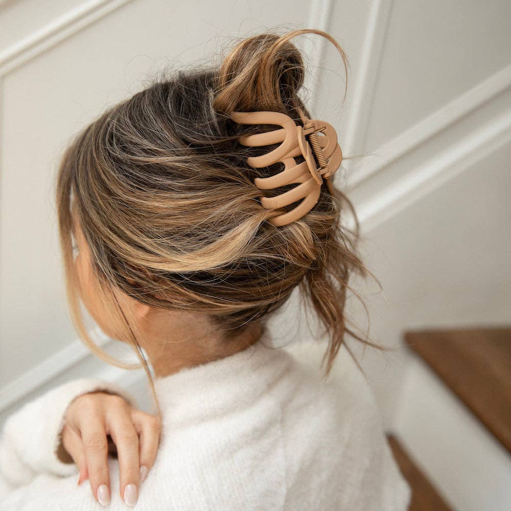 Extra Large Matte Claw Clip - Camel