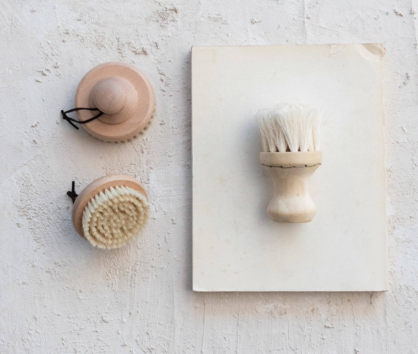 Beech Wood Body Brush w/ Round Handle & Leather Tie