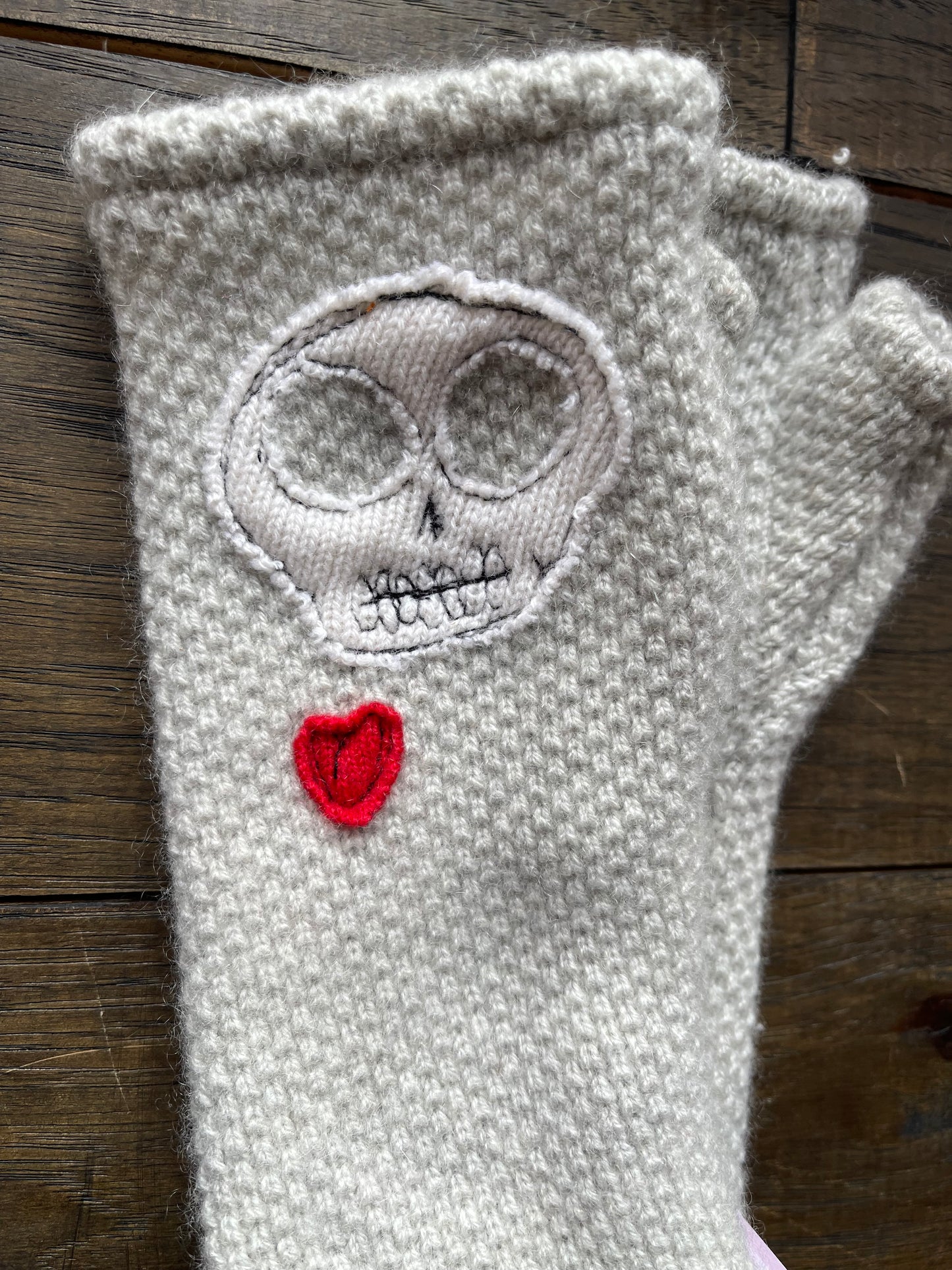 Hand Stitched Fingerless Gloves - Lt Grey/Skull