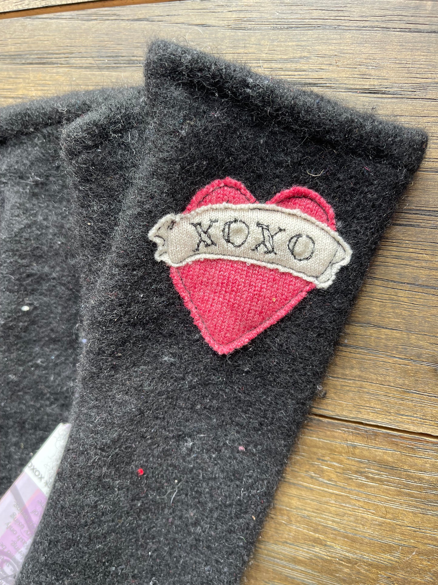 Hand Stitched Fingerless Gloves - Blk/Pink XOXO