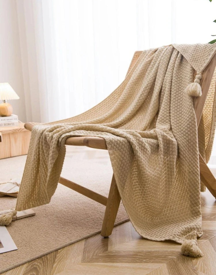 Decorative Pom Pom Throw Blanket