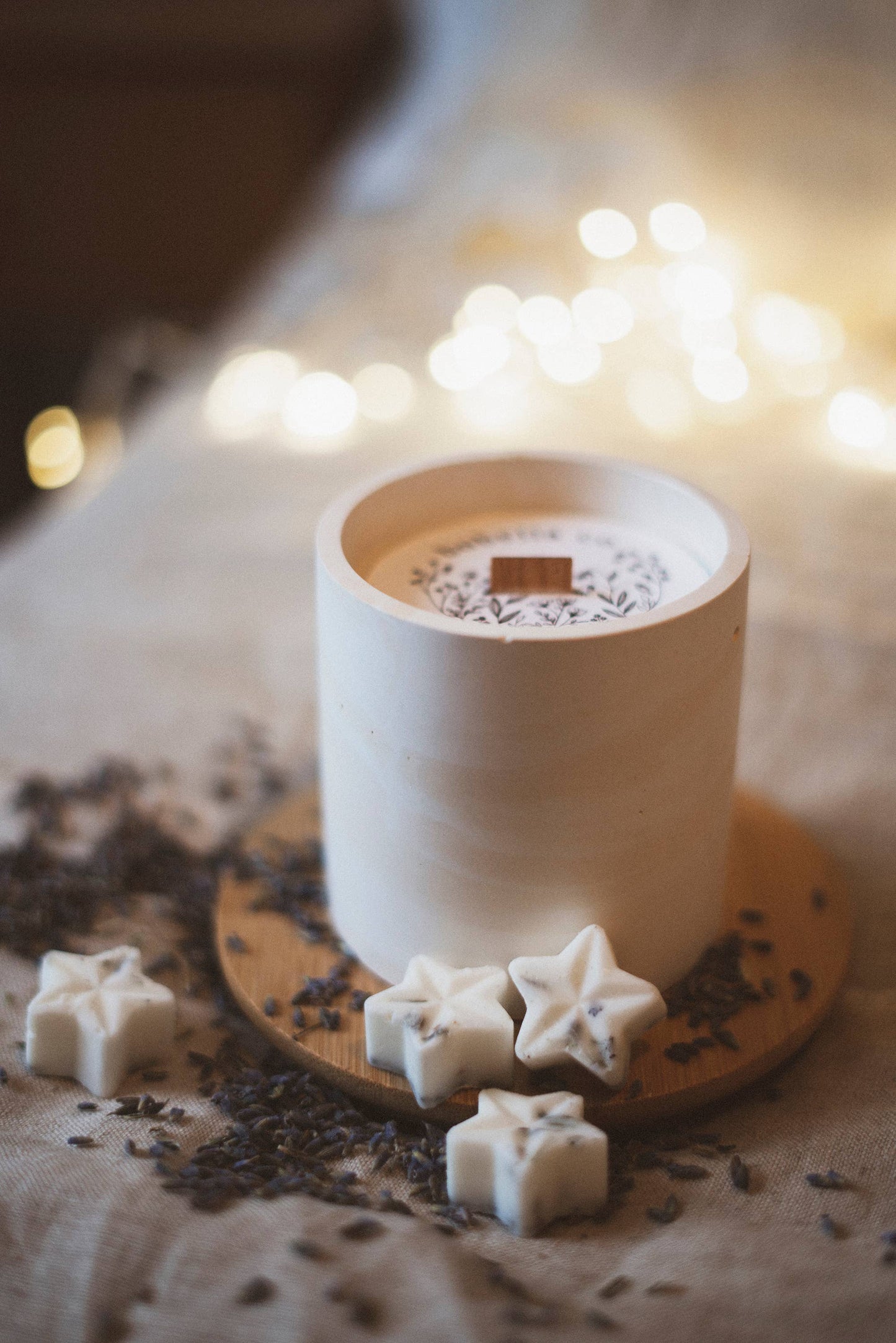 Botanical Soy Wax Candle with Wooden Wick