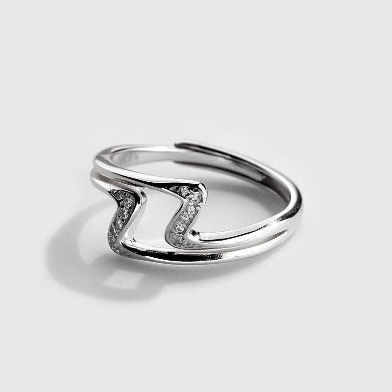 Wave Twisted Faux Diamond Band Ring in 925 Sterling Silver