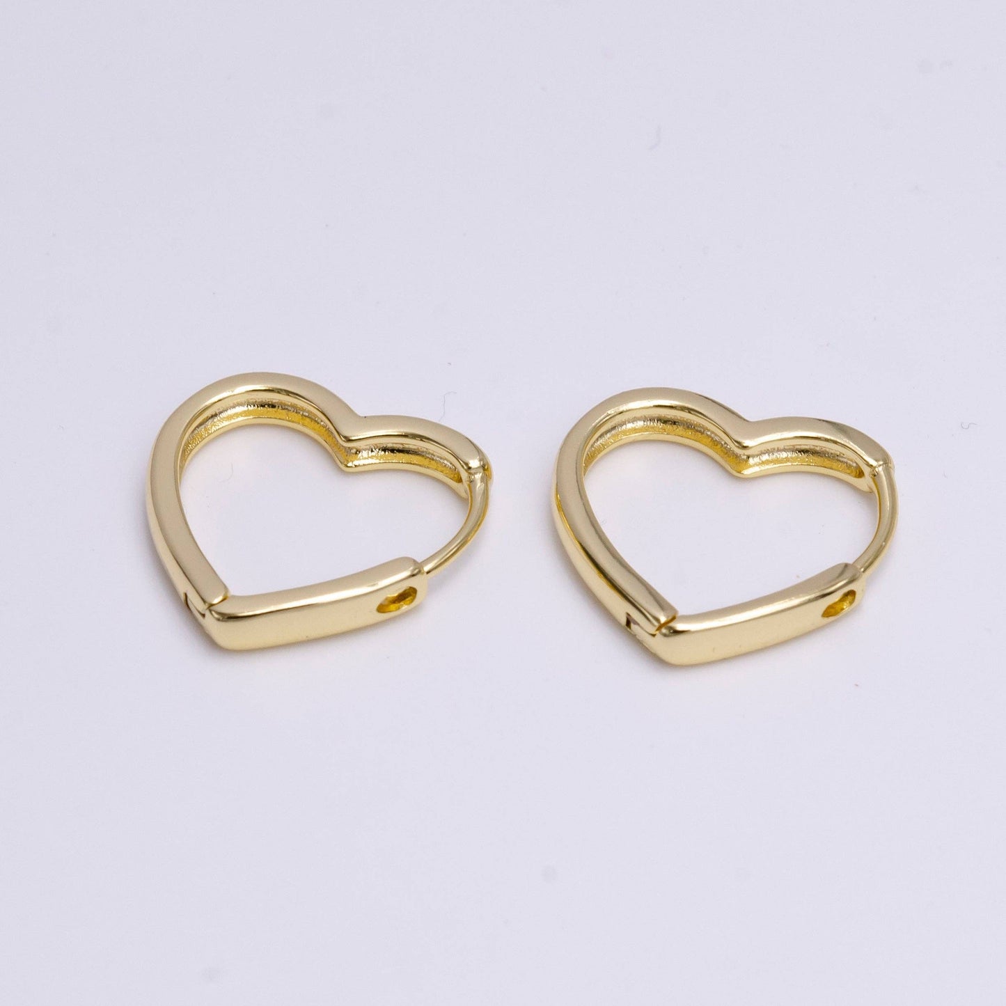 14K Gold Filled 18mm Heart Minimalist Huggie Earrings Y933