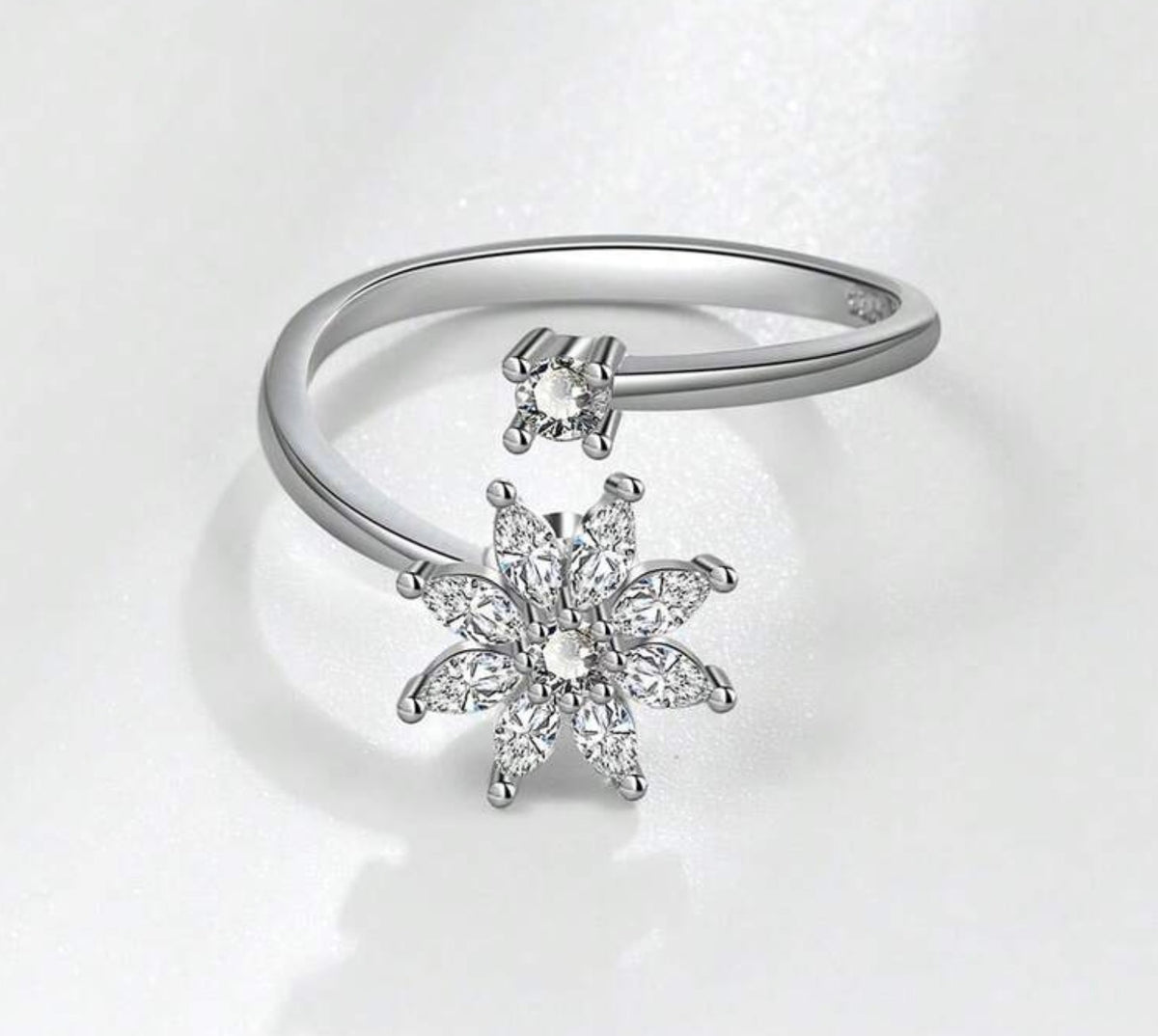 Silver Minimalist Flower Fidget Ring