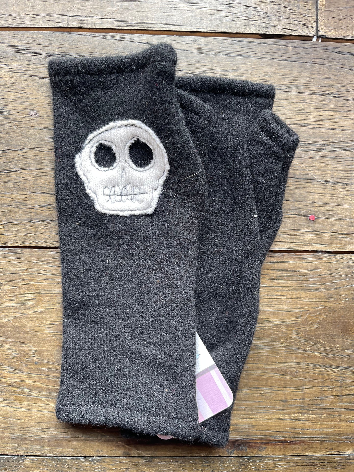 Hand Stitched Fingerless Gloves - Blk/Wht Skull