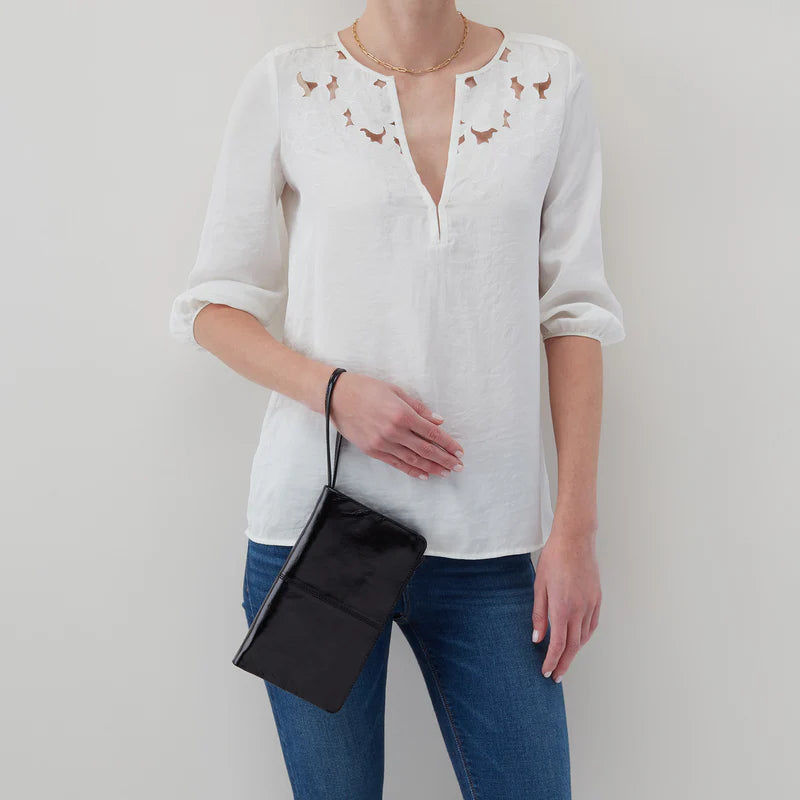 Evolve Wristlet