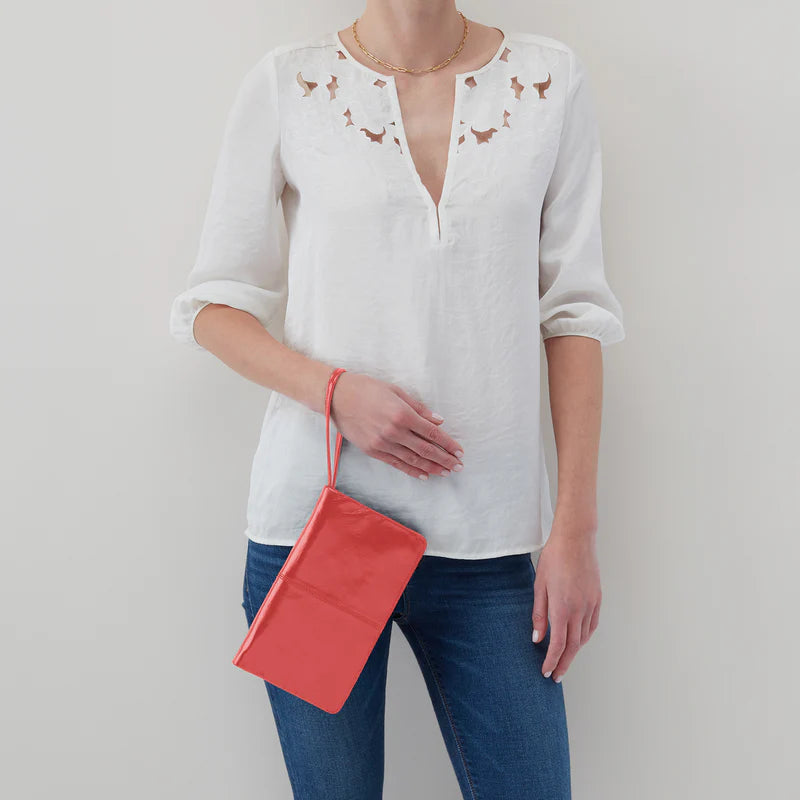 Evolve Wristlet