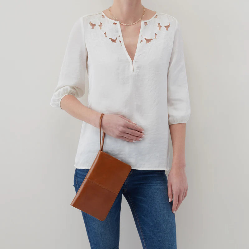 Evolve Wristlet