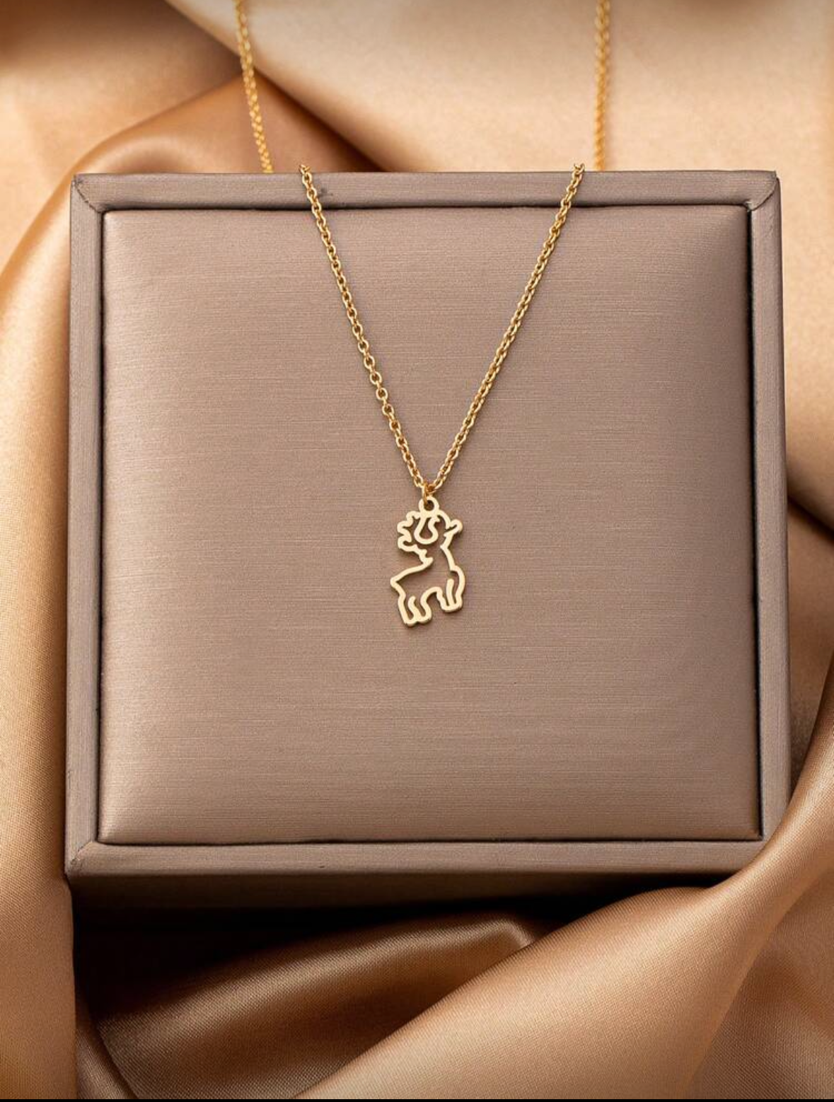 Minimalist Holiday Pendant Necklace