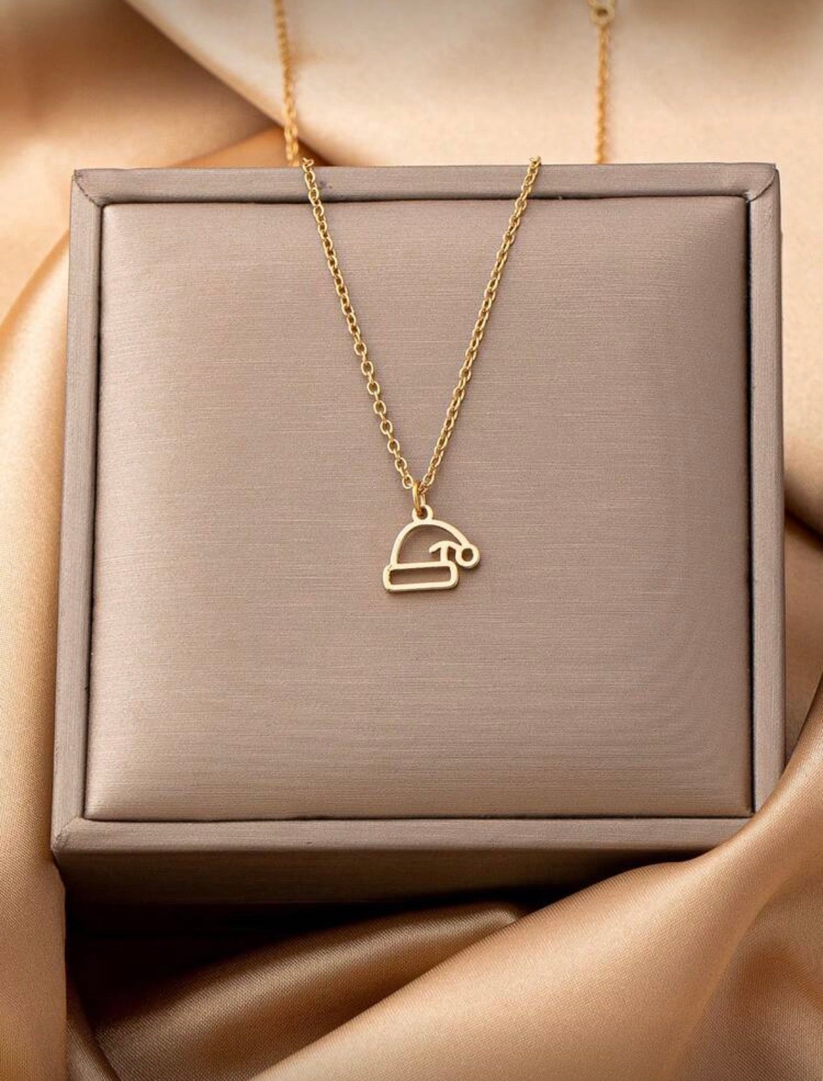Minimalist Holiday Pendant Necklace