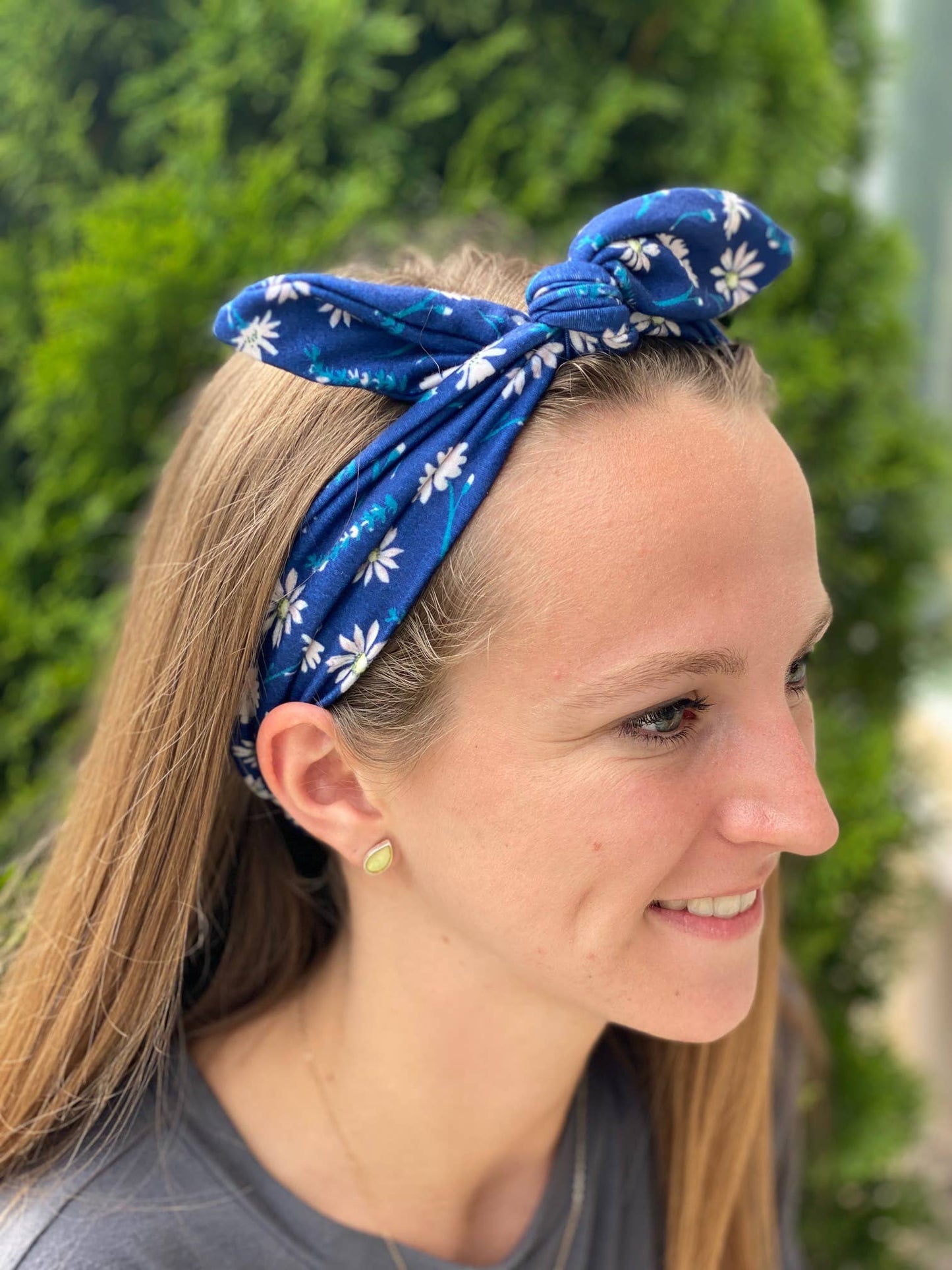 Ultra Soft Knotted Anna's Daisies Fashion Headband