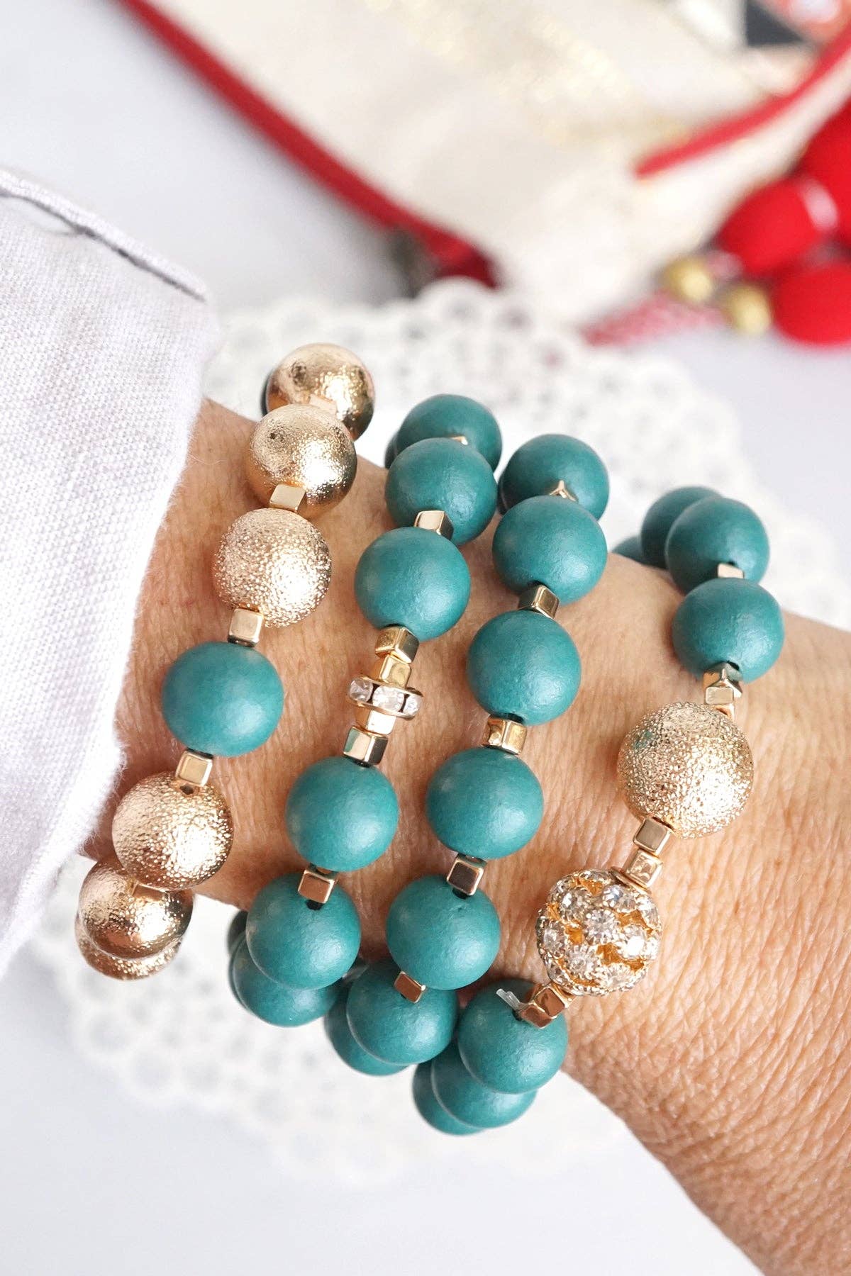 Individual x1 Beaded Wooden Turquoise Bracelet