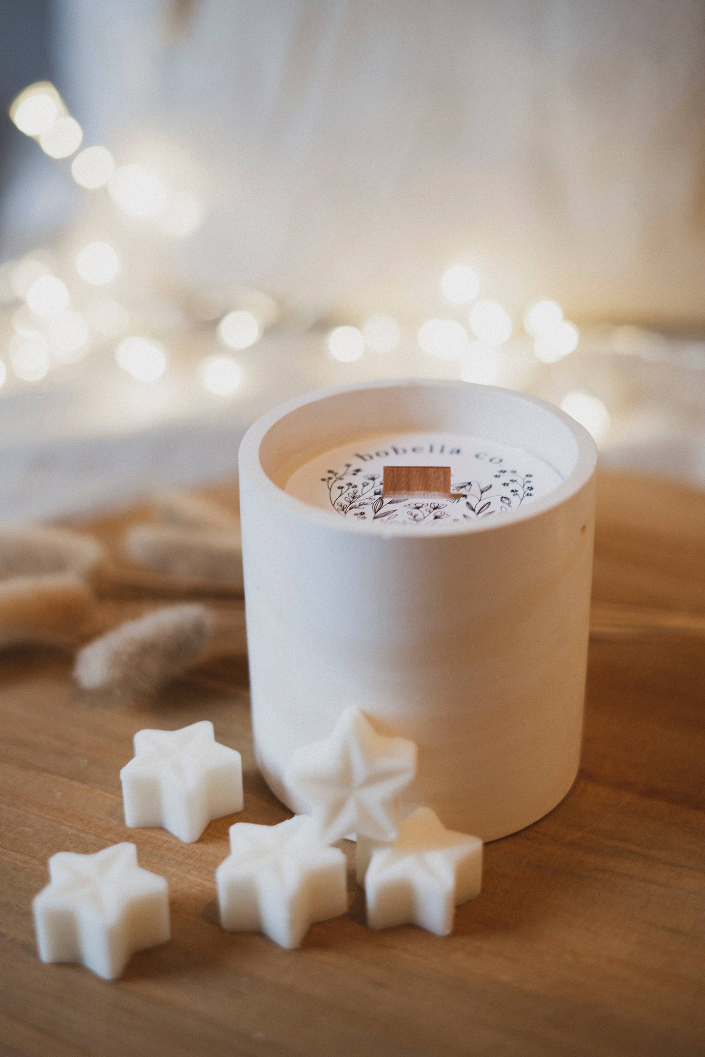 Botanical Soy Wax Candle with Wooden Wick